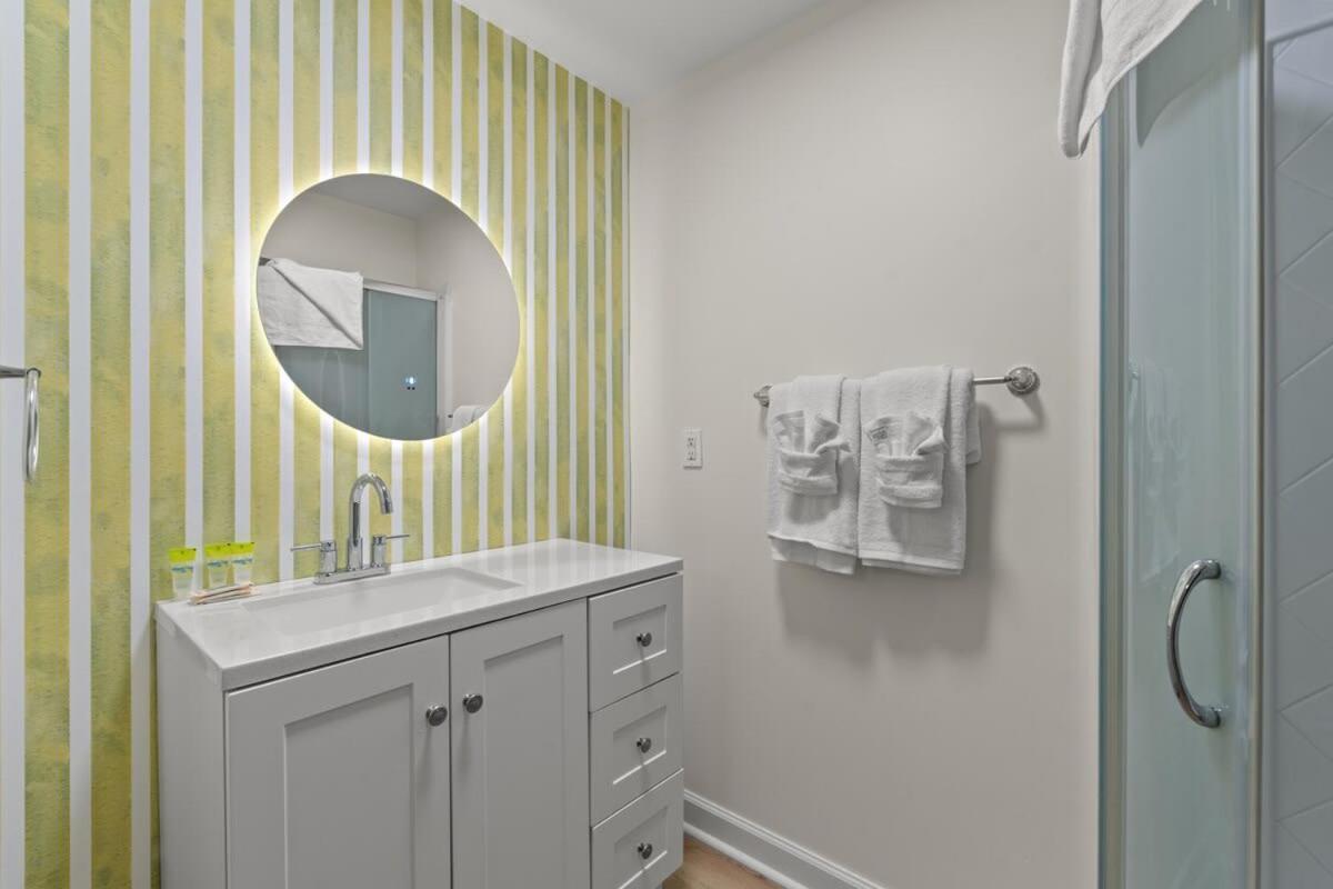 Apartment Treehouse Walk To Pet-friendly 305 Myrtle Beach