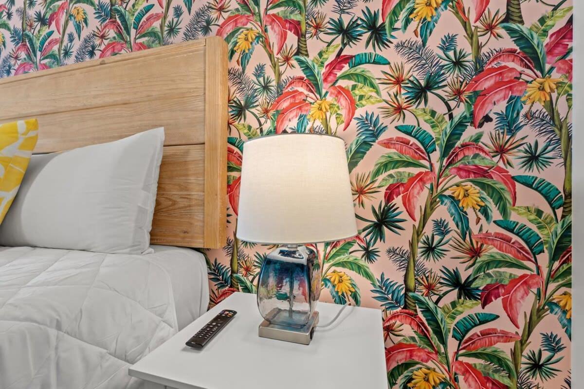 Apartment Treehouse Walk To Pet-friendly 305 Myrtle Beach