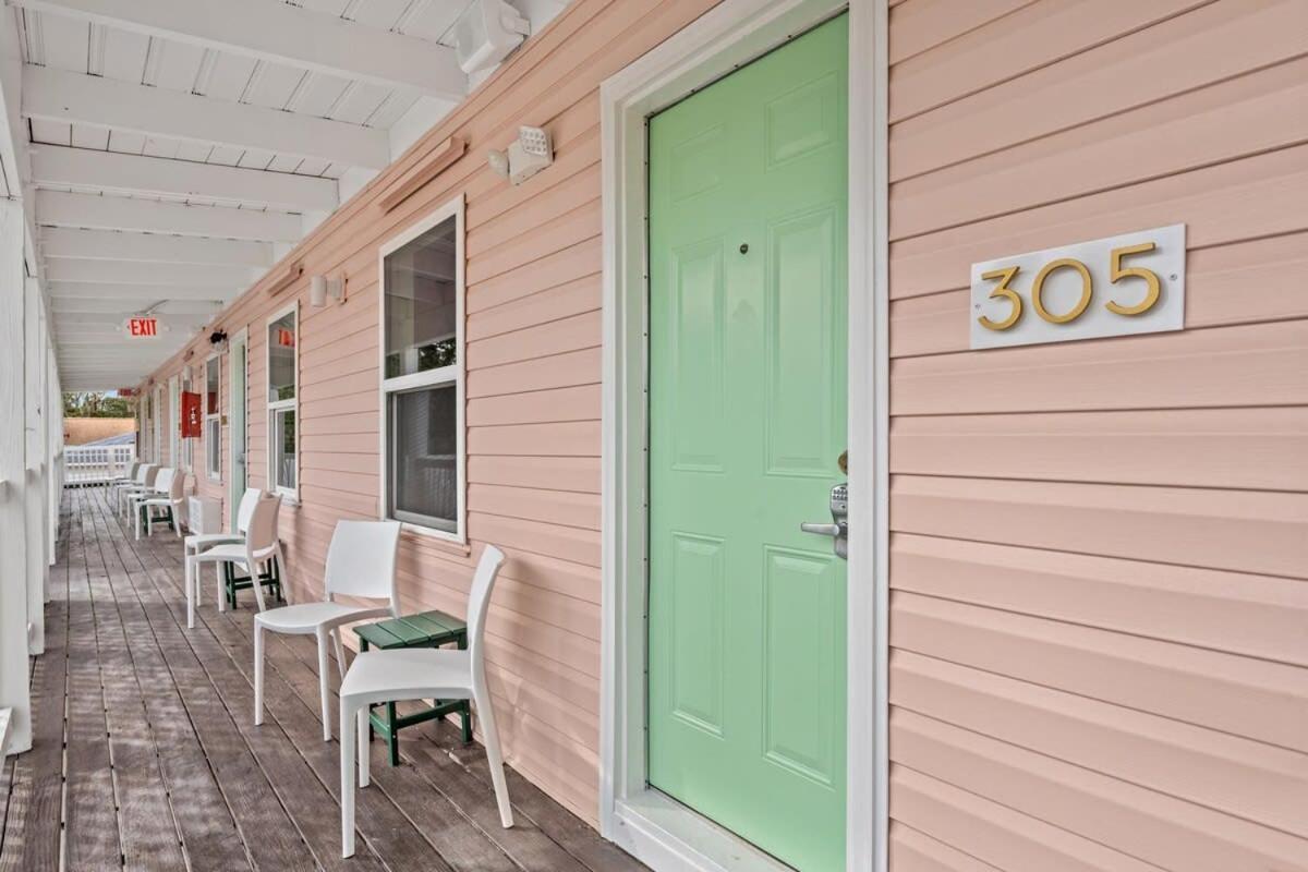 Treehouse Walk To Pet-friendly 305 Myrtle Beach