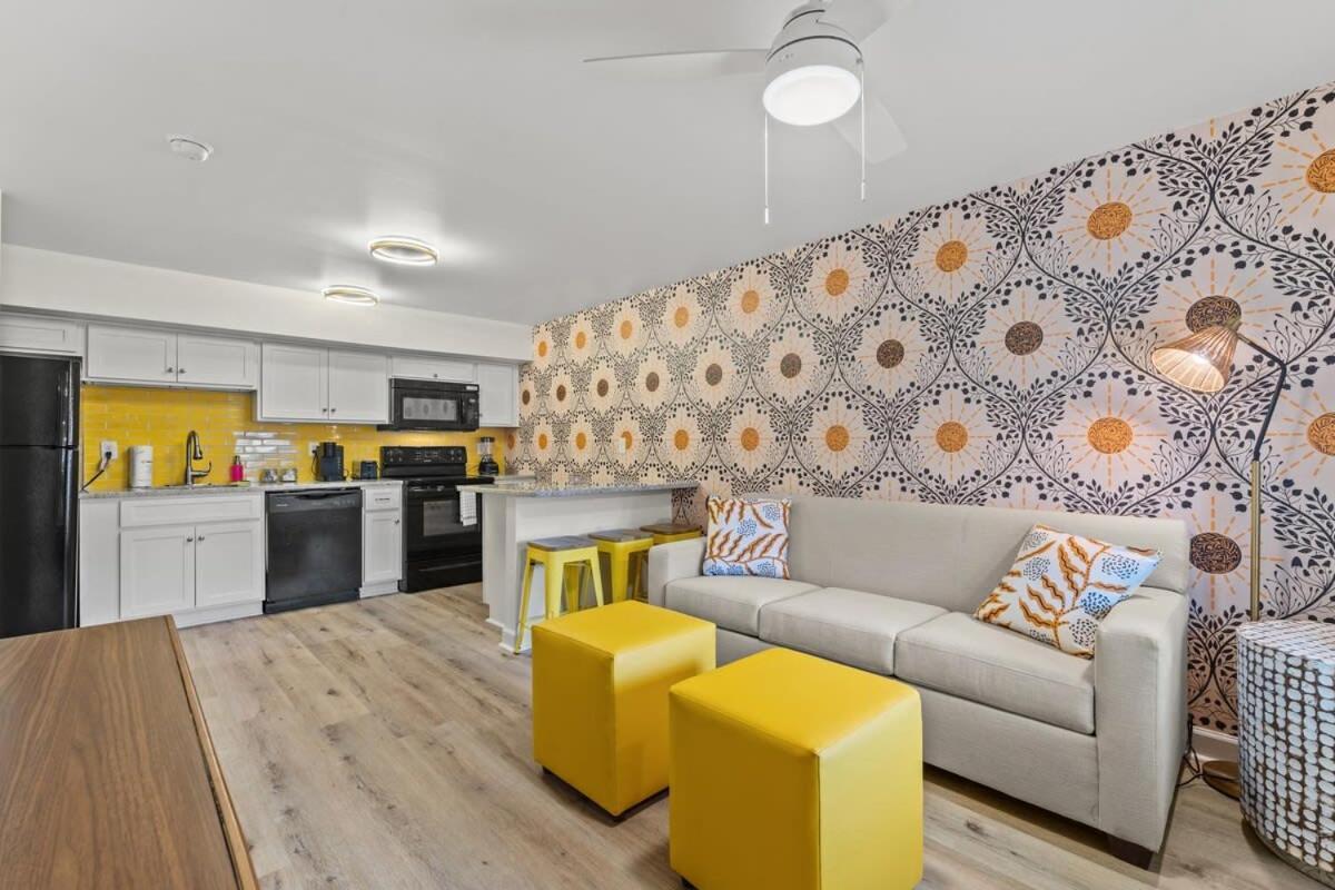 Treehouse Walk To Pet-friendly 305 Apartment Myrtle Beach