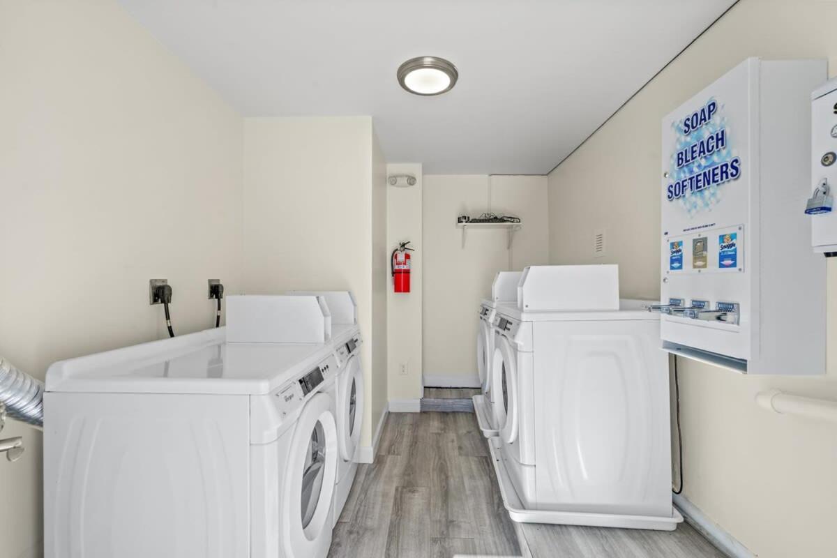 Apartment Treehouse Walk To Pet-friendly 203