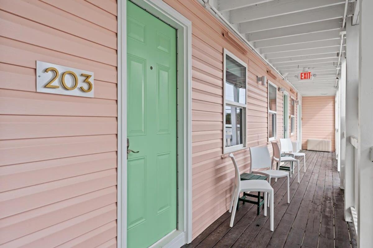 Treehouse Walk To Pet-friendly 203 Apartment Myrtle Beach