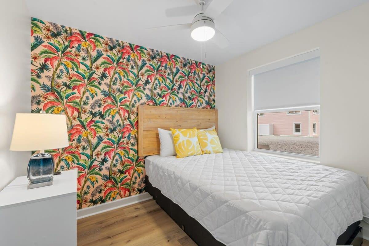 Apartment Treehouse Walk To Pet-friendly 201