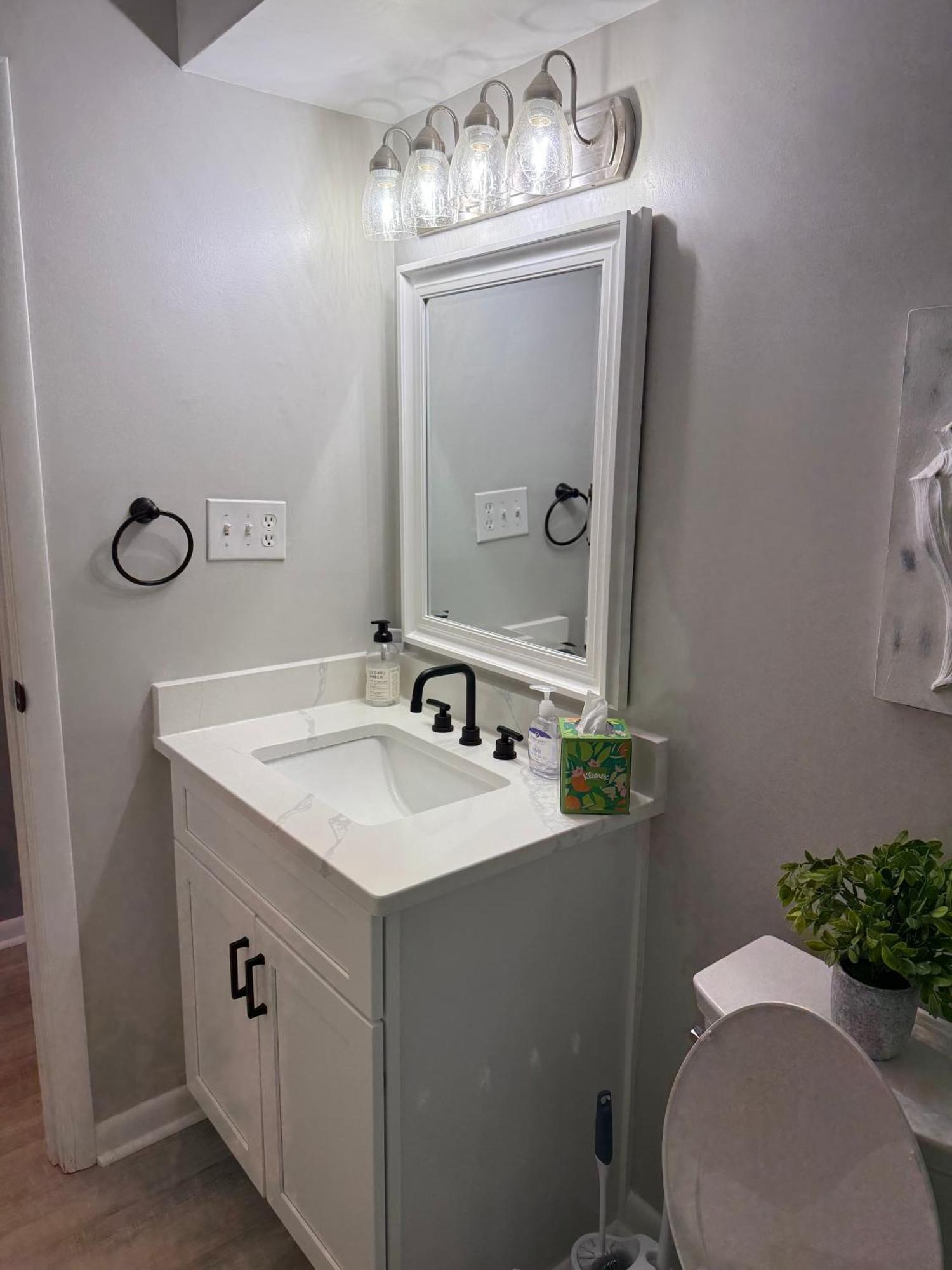 Great 2 Bedroom 1 & Half Bath Marsh 2m Apartment