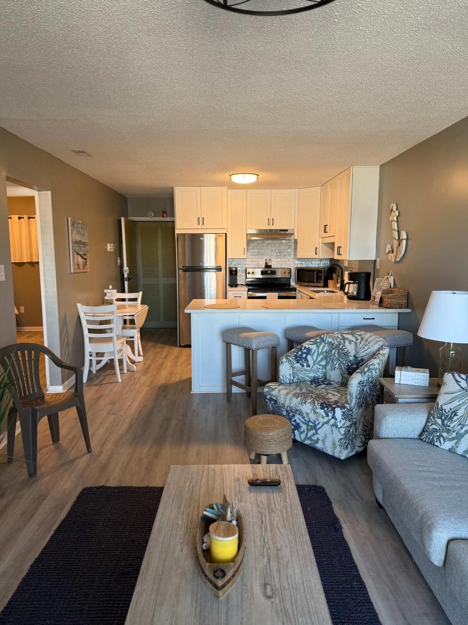 Great 2 Bedroom 1 & Half Bath Marsh 2m Apartment Myrtle Beach