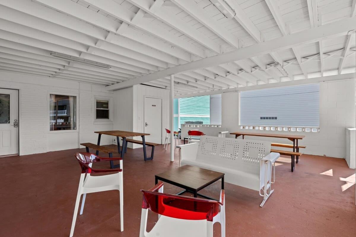 Pet-friendly Steps To The Seahorse Ranch #1 *