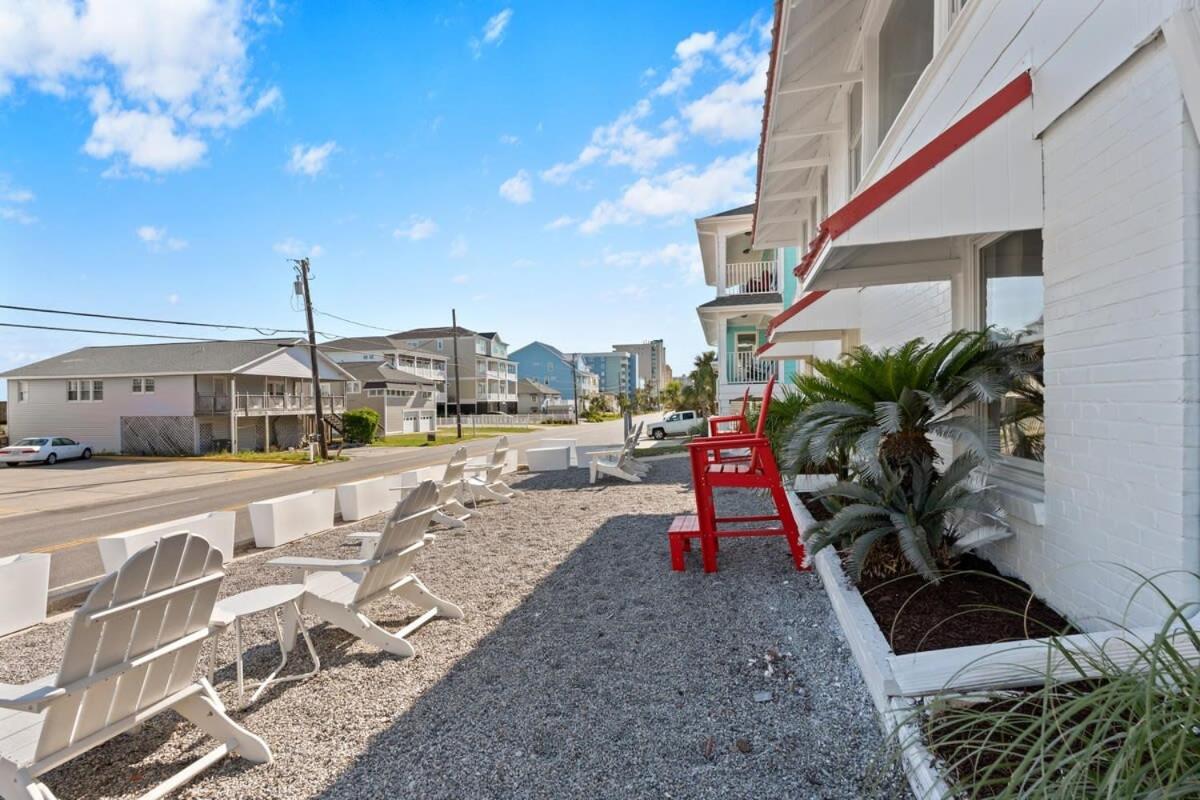 Pet-friendly Steps To The Seahorse Ranch #1 Apartment *