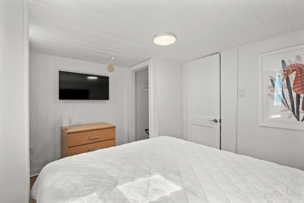 Pet-friendly Steps To The Seahorse Ranch #1 Apartment Myrtle Beach