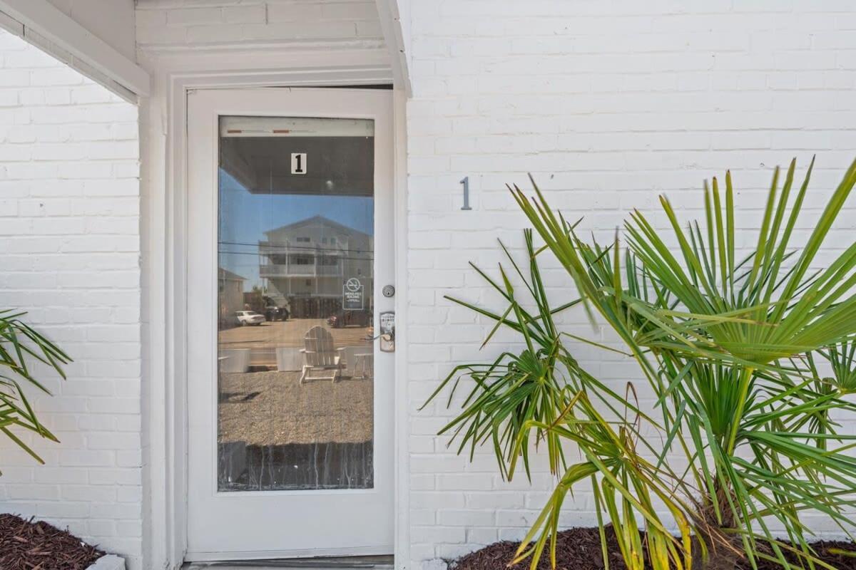 Pet-friendly Steps To The Seahorse Ranch #1 Apartment *