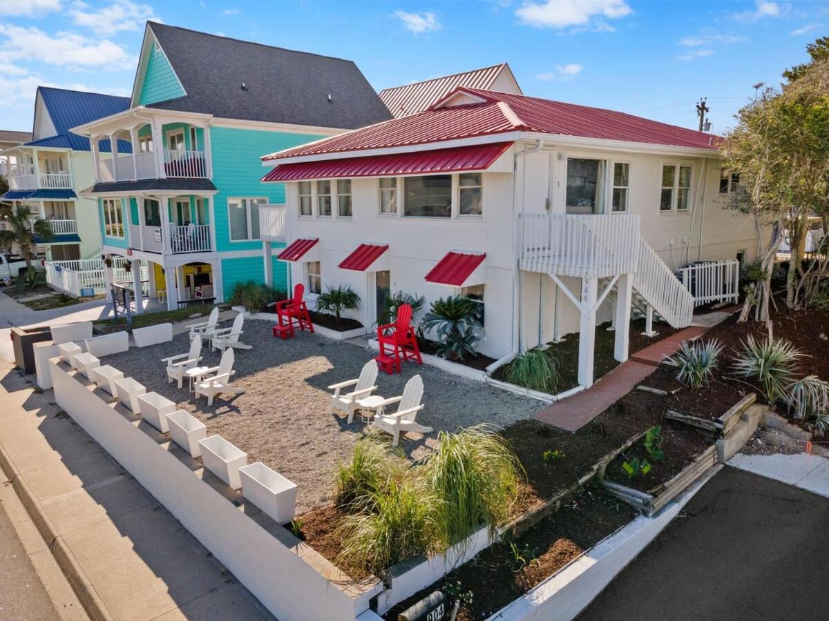 Pet-friendly Steps To The Seahorse Ranch #1 Apartment