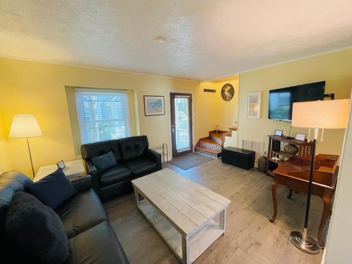 Relax In Cozy Townhouse 2block To The Holiday home *