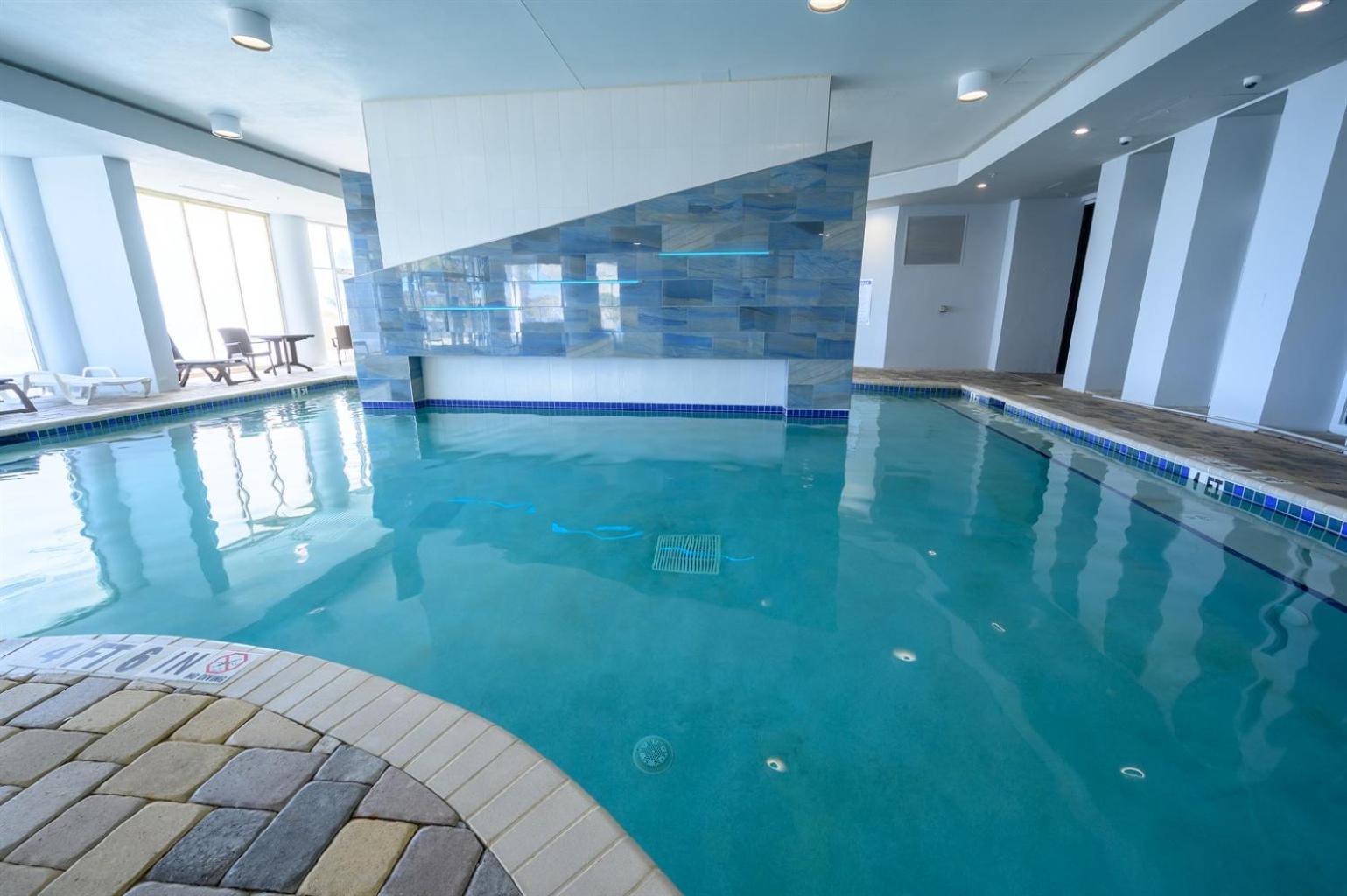 Apartment New Modern, Direct Oceanfront, Boardwalk, Views! *