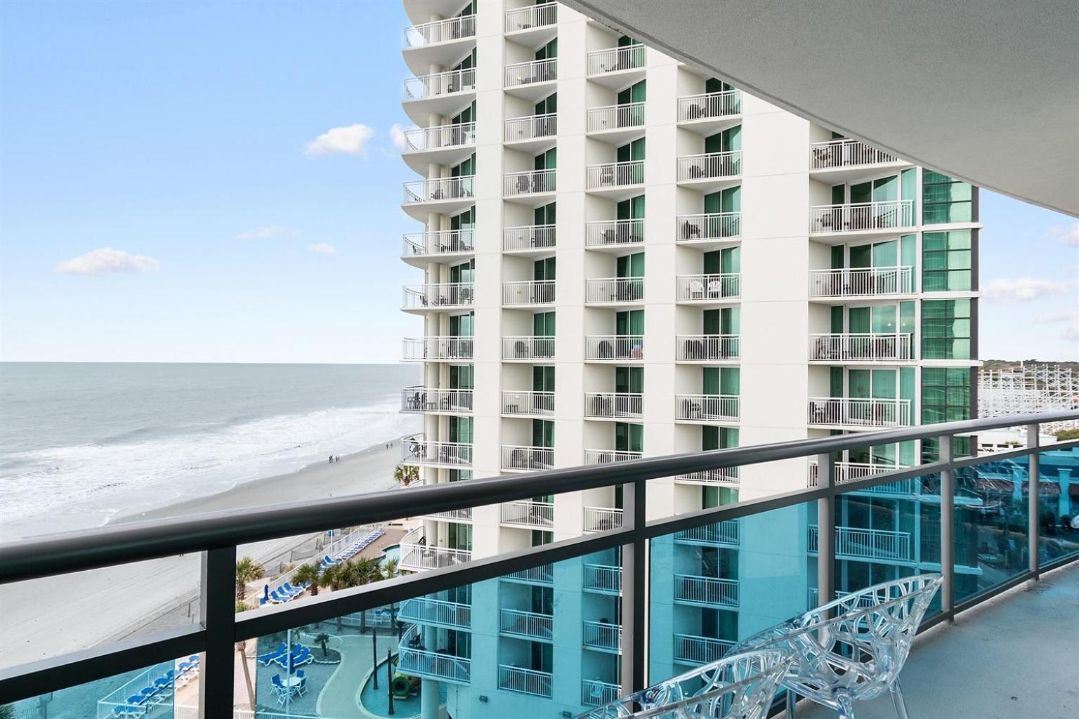 Paradise Breathtaking Oceanfront Oceans One Aparthotel