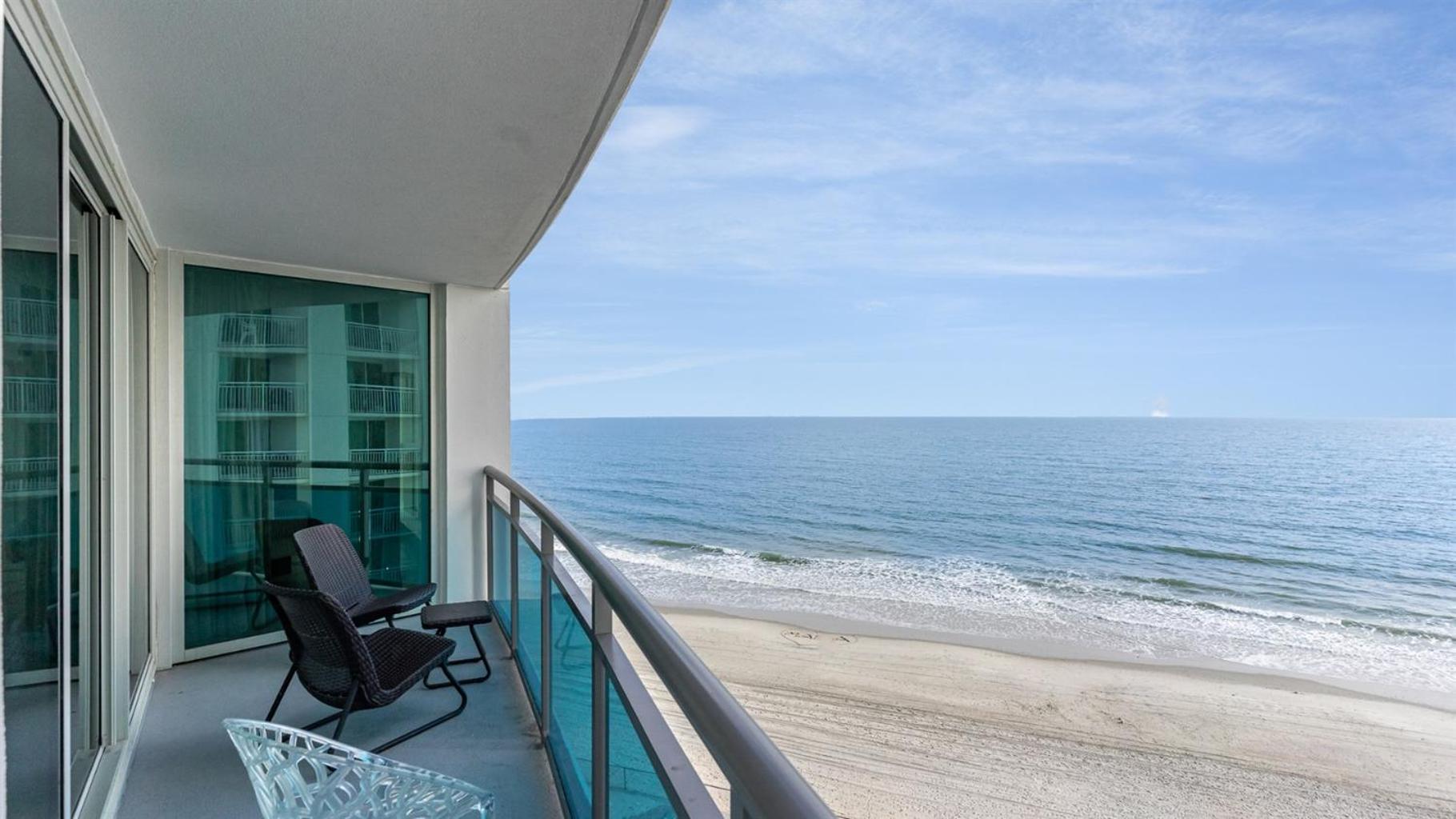Aparthotel Paradise Breathtaking Oceanfront Oceans One