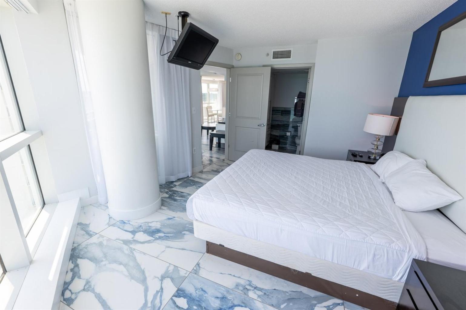 Paradise Breathtaking Oceanfront Oceans One Aparthotel