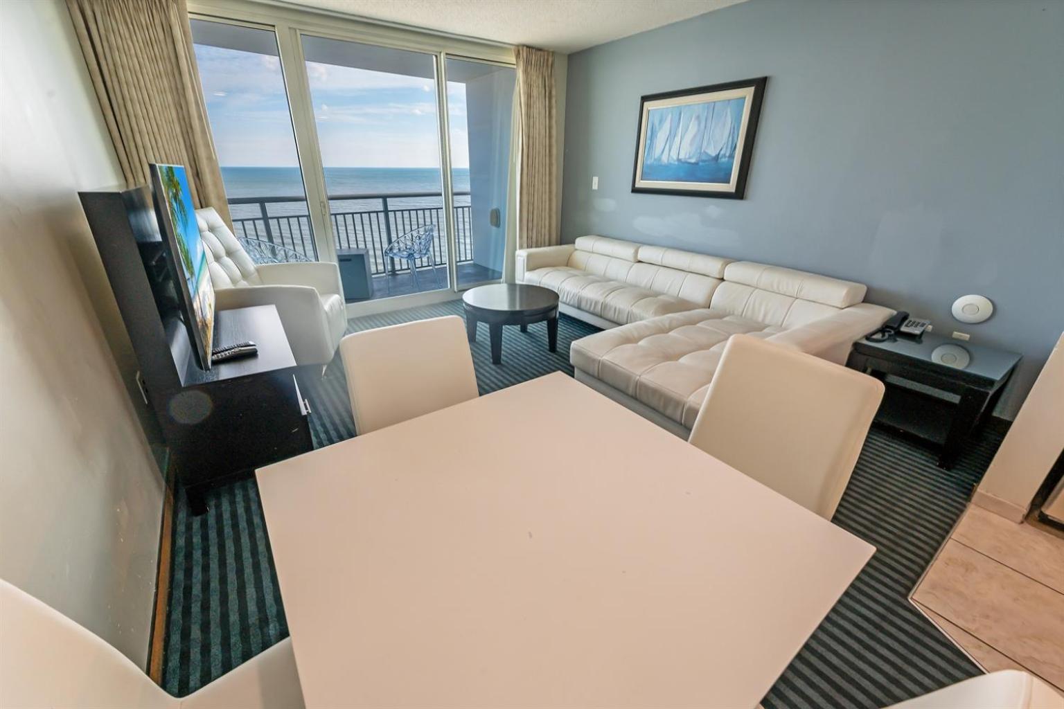Apartment Modern Decor Stunning Ocean Front Views, Jet Tub! *