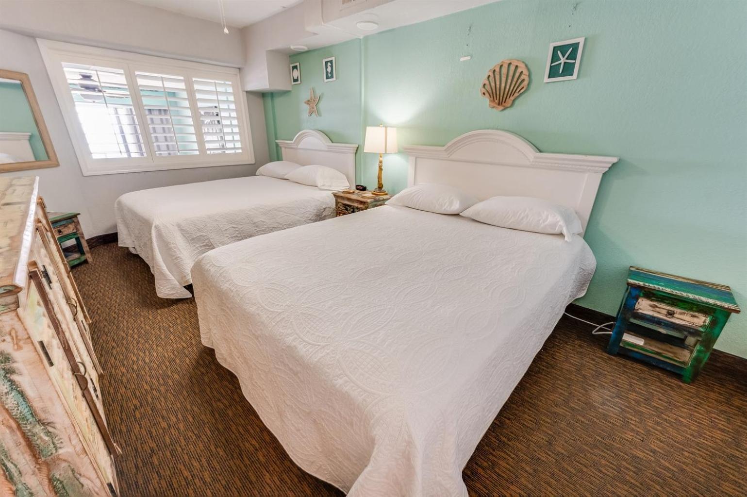 Newly Renovated Oceanfront Direct,incredible Pools Holiday home