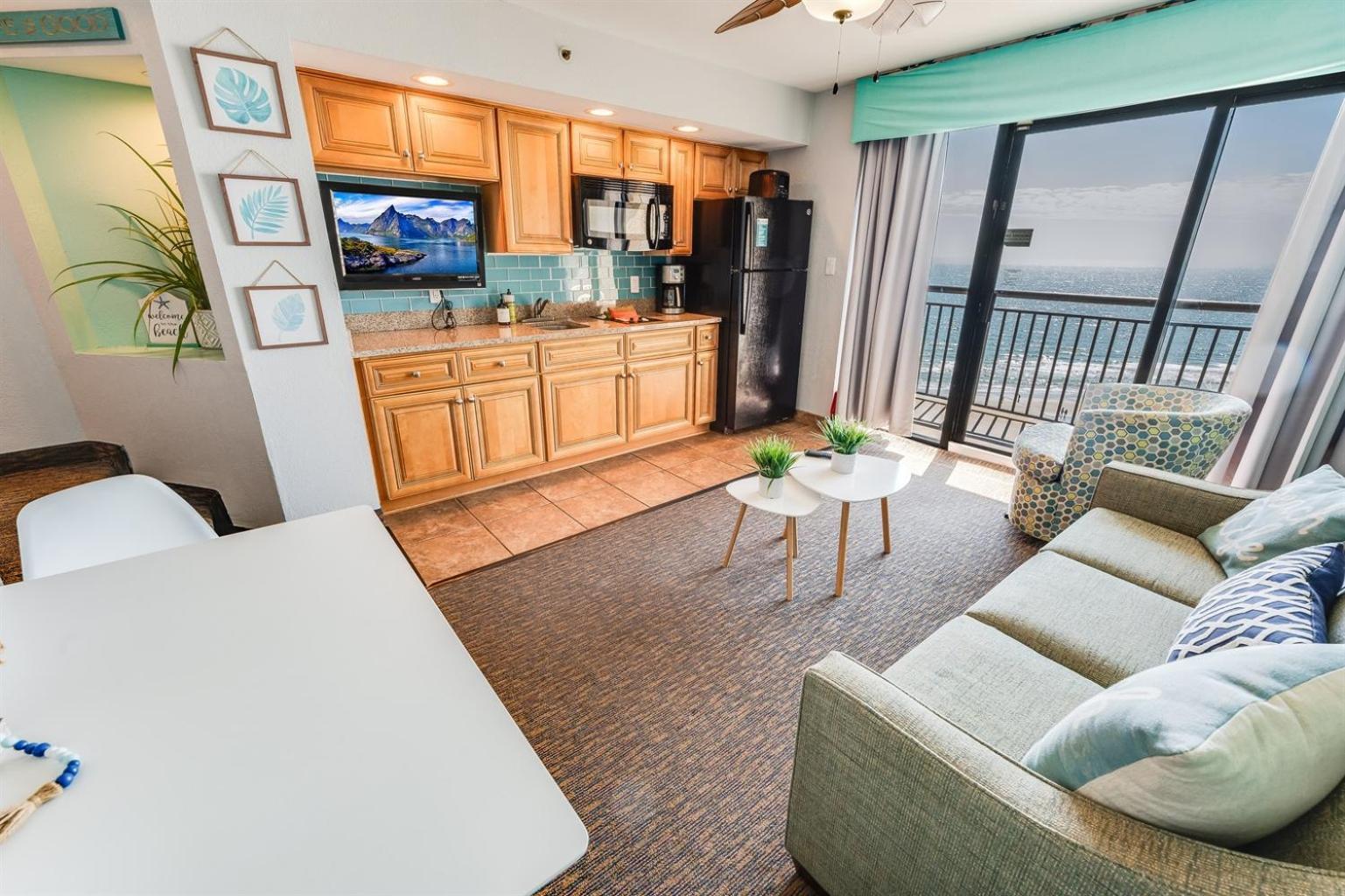 Newly Renovated Oceanfront Direct,incredible Pools Holiday home Myrtle Beach