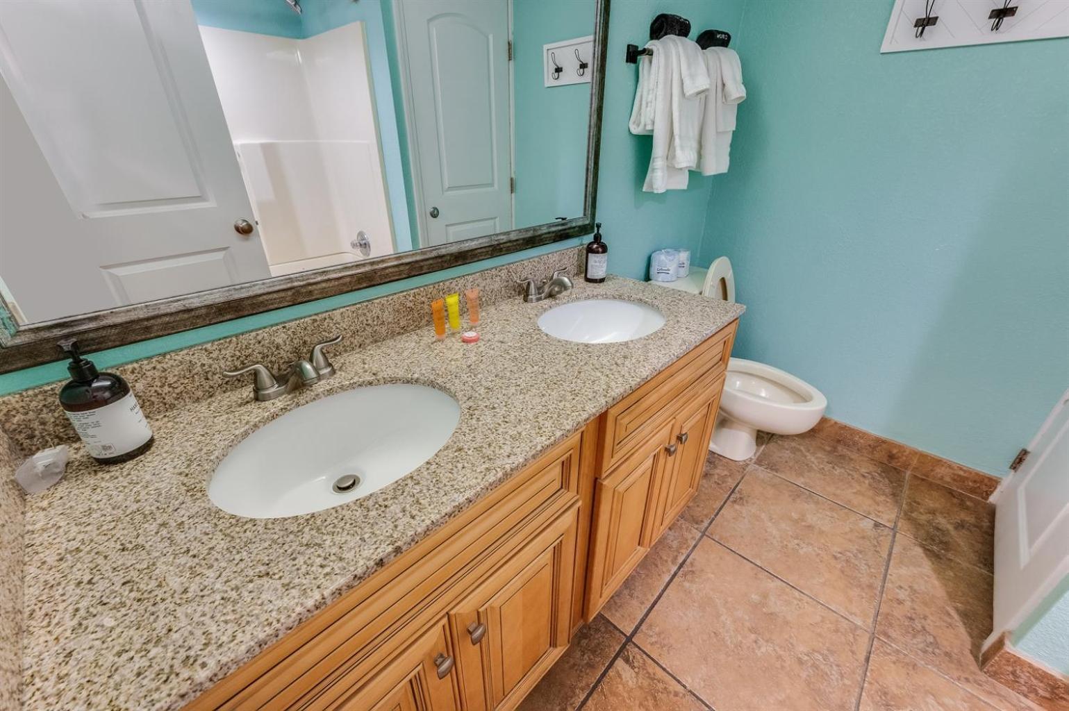 Newly Renovated Oceanfront Direct,incredible Pools Holiday home