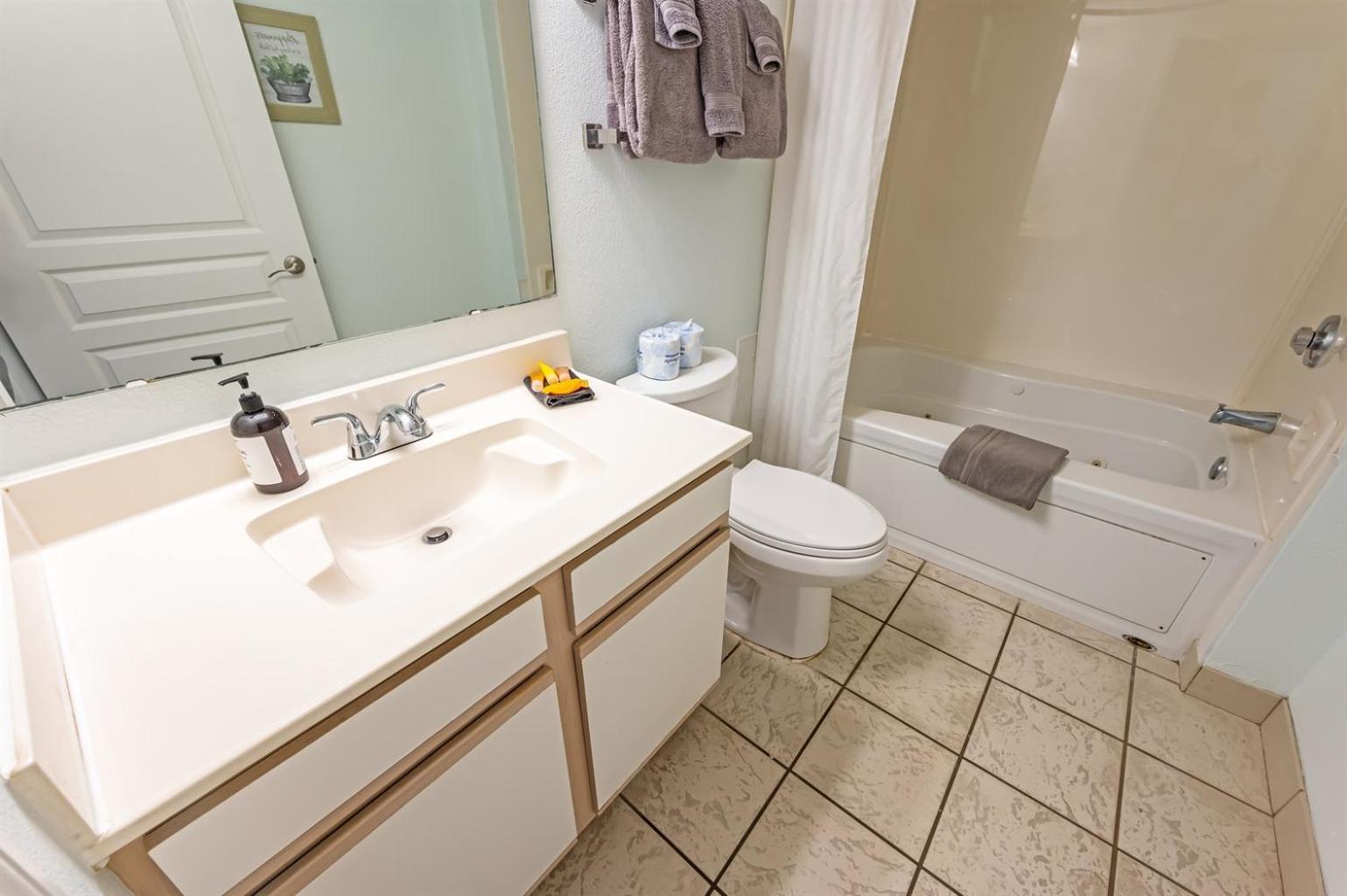 Holiday home Baywatch Renovated, Unobstructed Oceanfront Views!