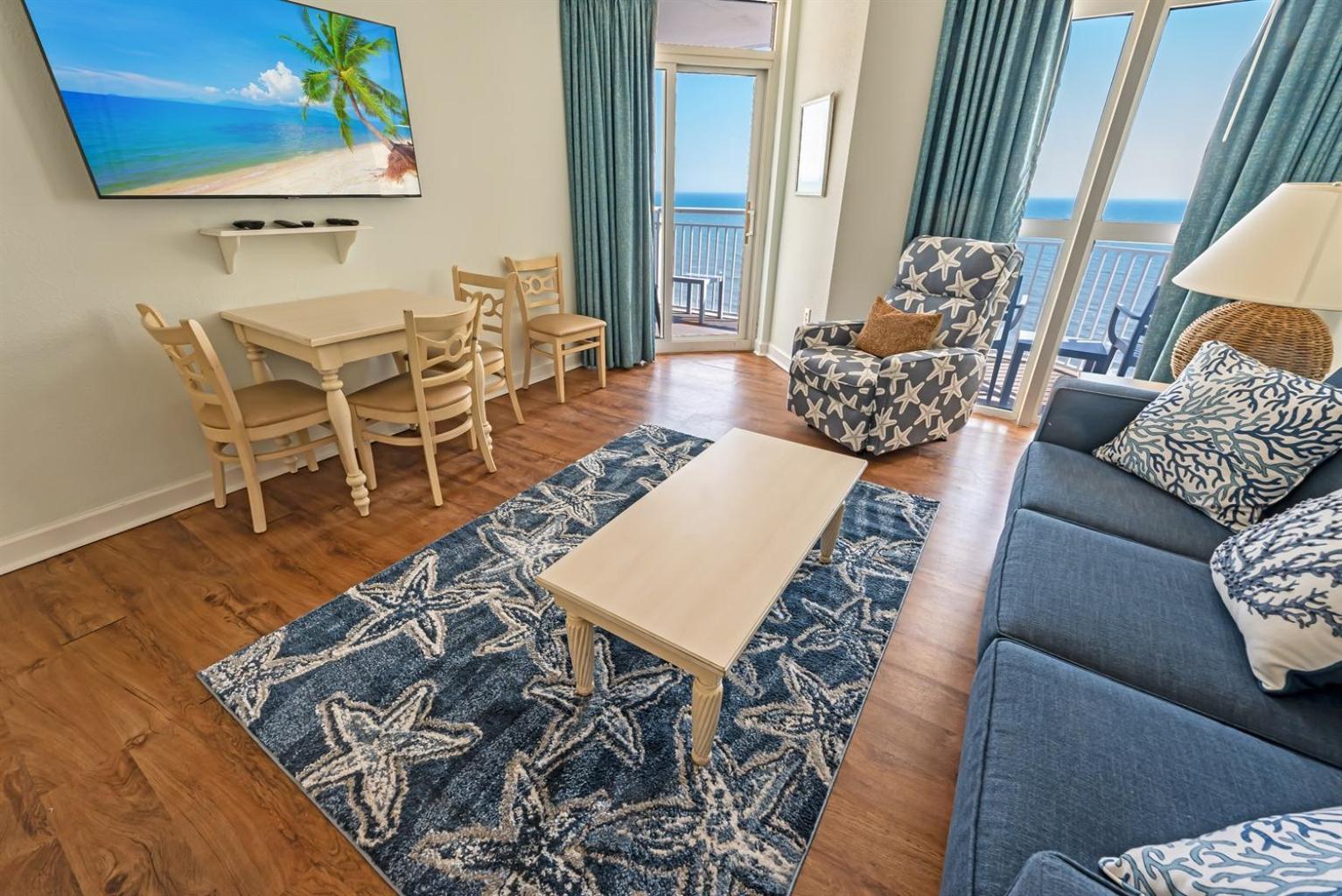 Holiday home Baywatch Renovated, Unobstructed Oceanfront Views!