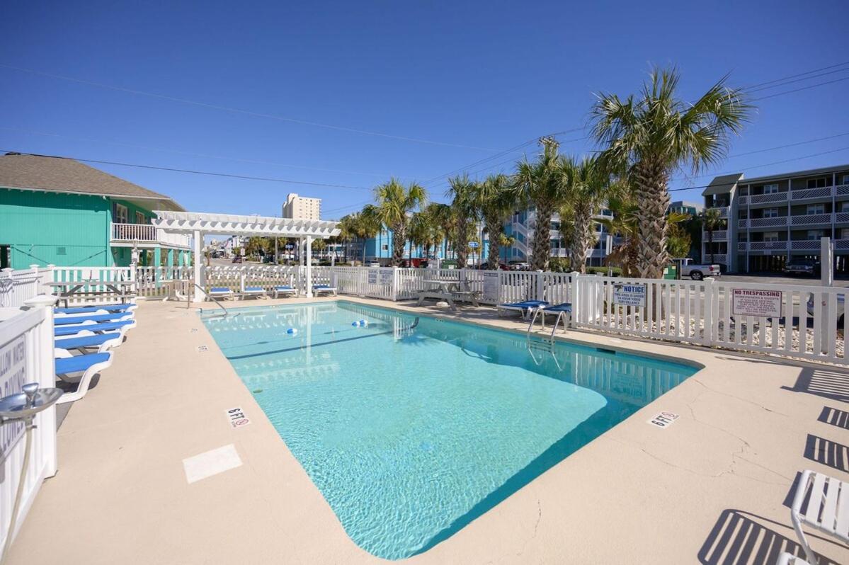 Charming Garden Condo, Steps To Beach!
