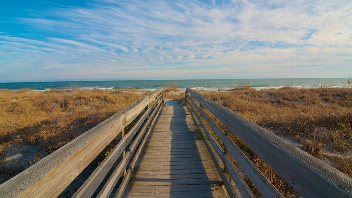 Charming Garden Condo, Steps To Beach! *