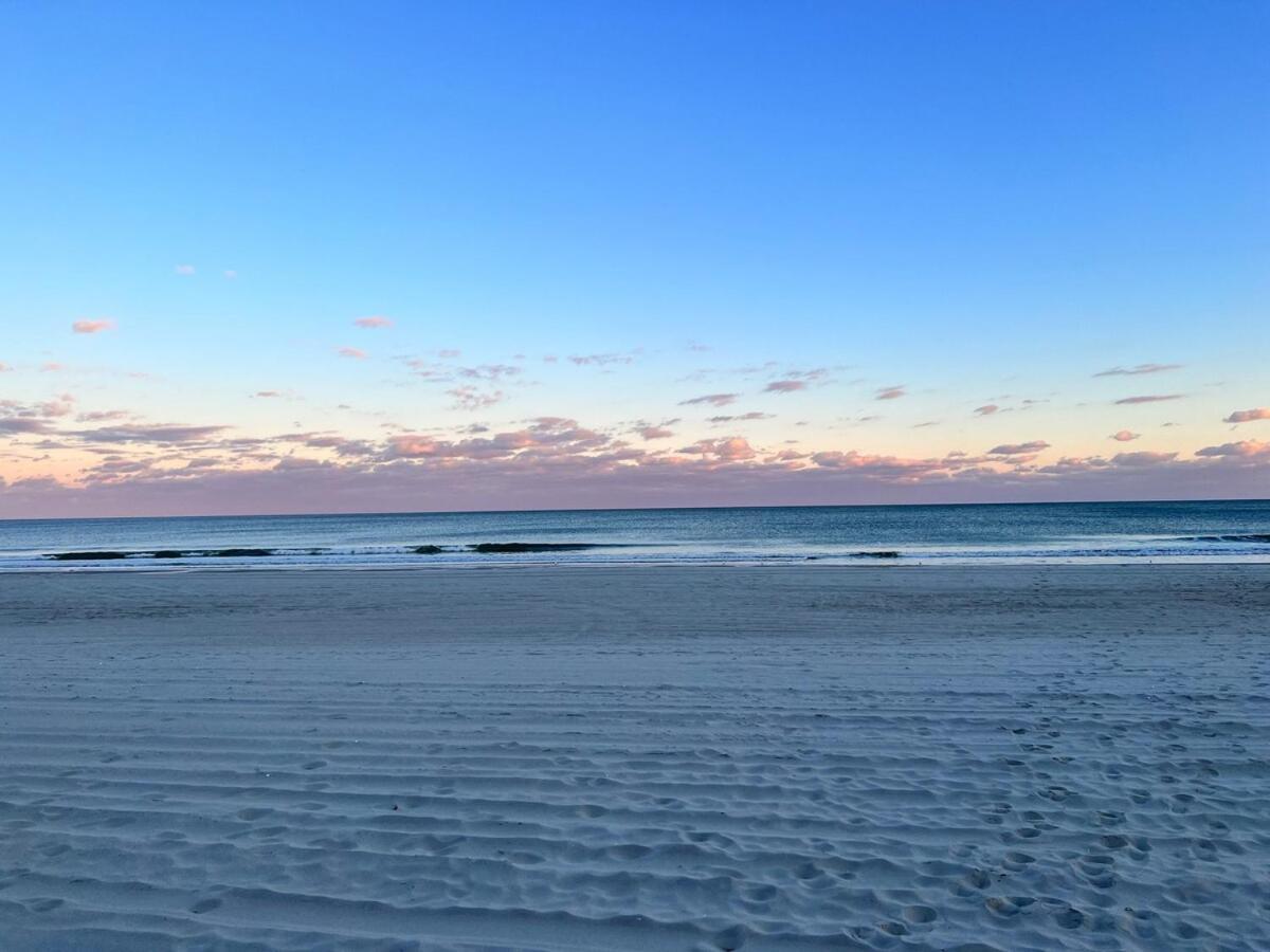 Charming Garden Condo, Steps To Beach!