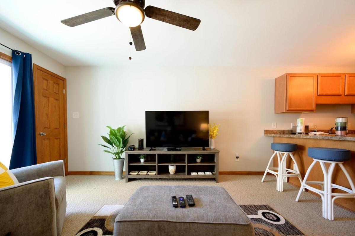 Charming Garden Condo, Steps To Beach! *