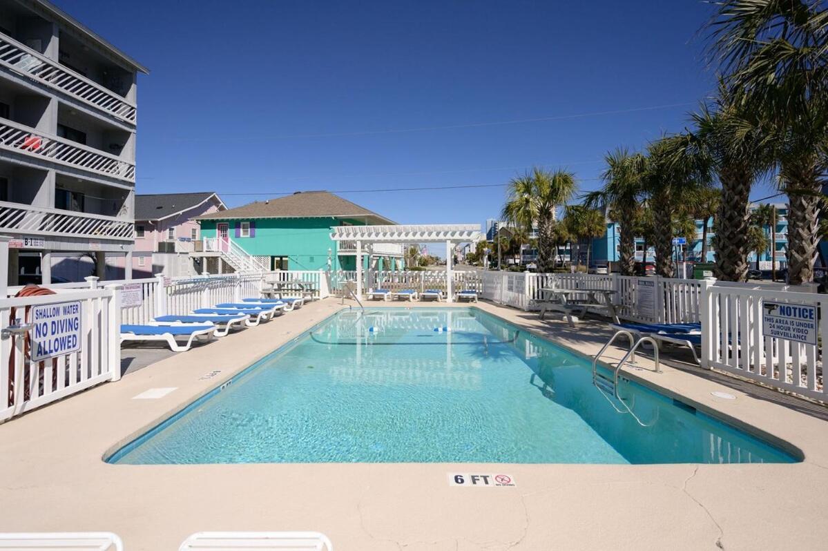 Holiday home Charming Garden Condo, Steps To Beach! Myrtle Beach