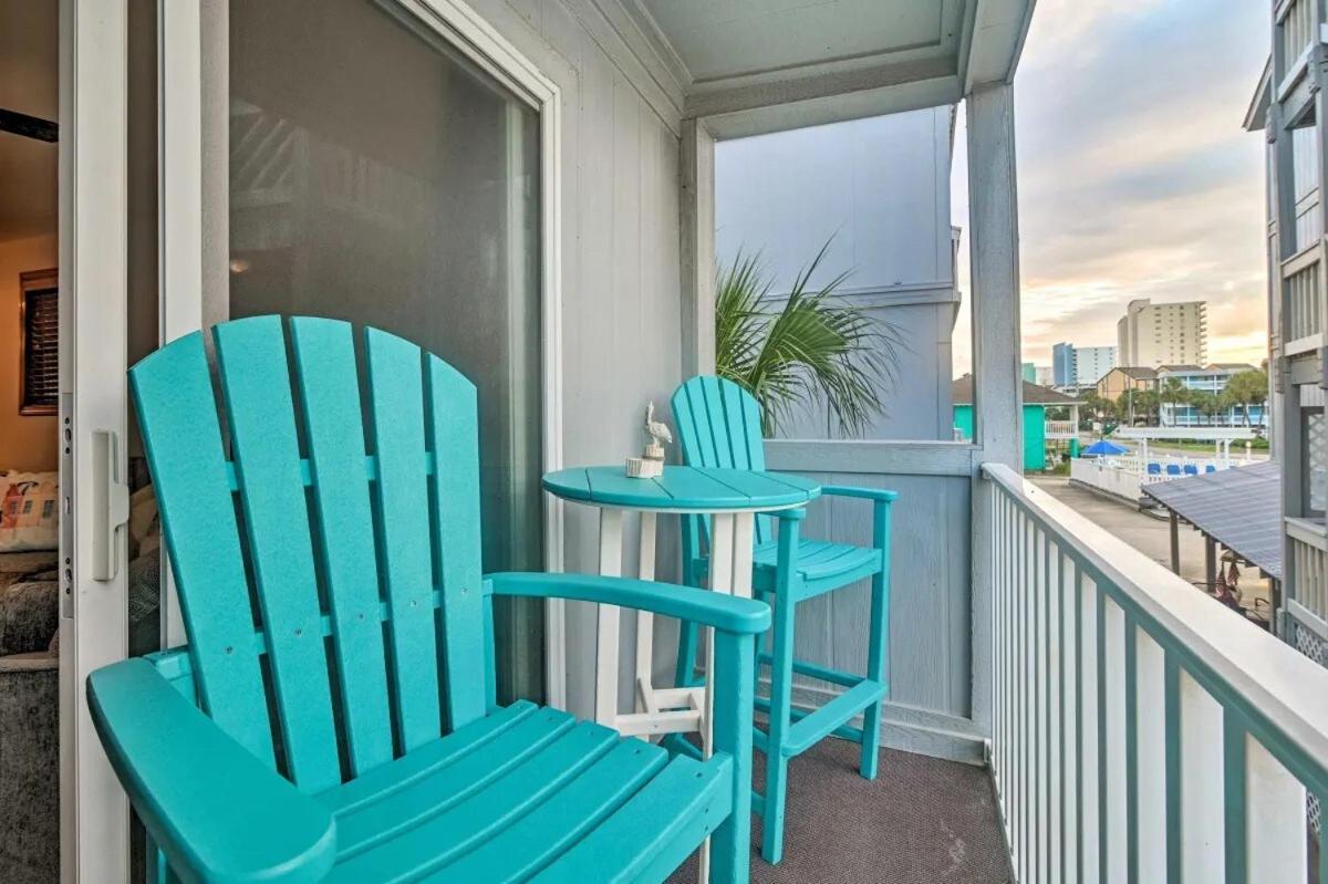 Holiday home Charming Garden Condo, Steps To Beach! *