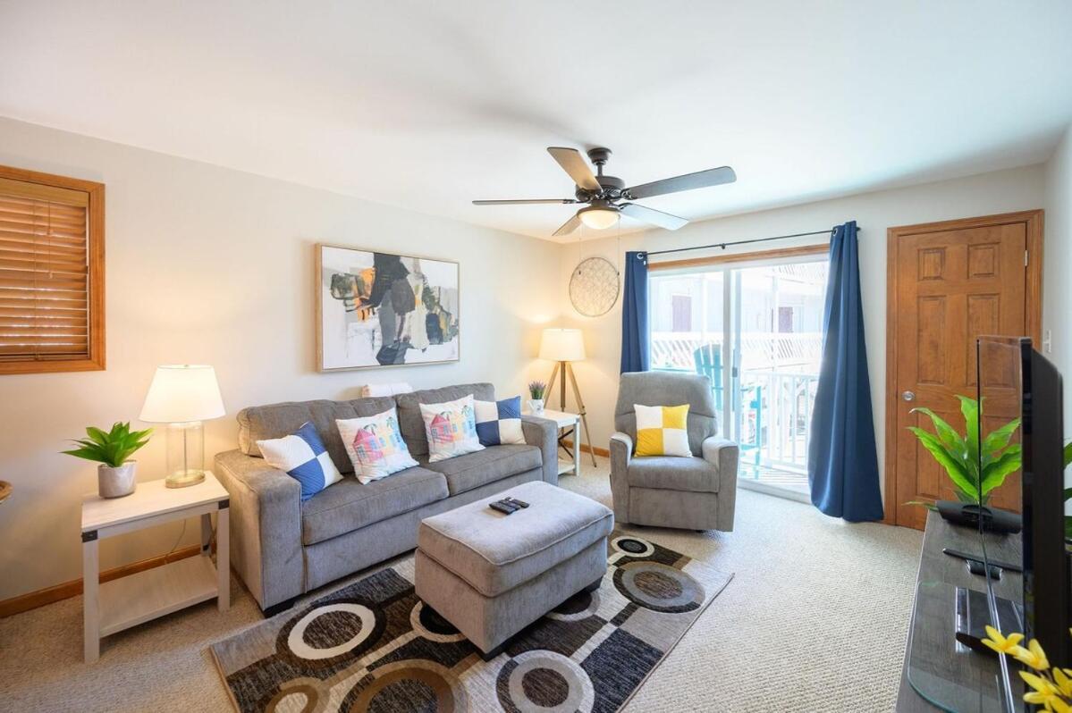 Charming Garden Condo, Steps To Beach! *