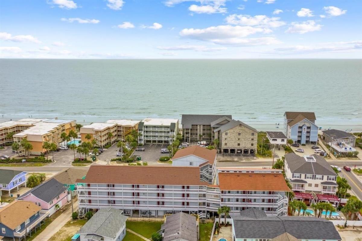 Charming Garden Condo, Steps To Beach! Myrtle Beach