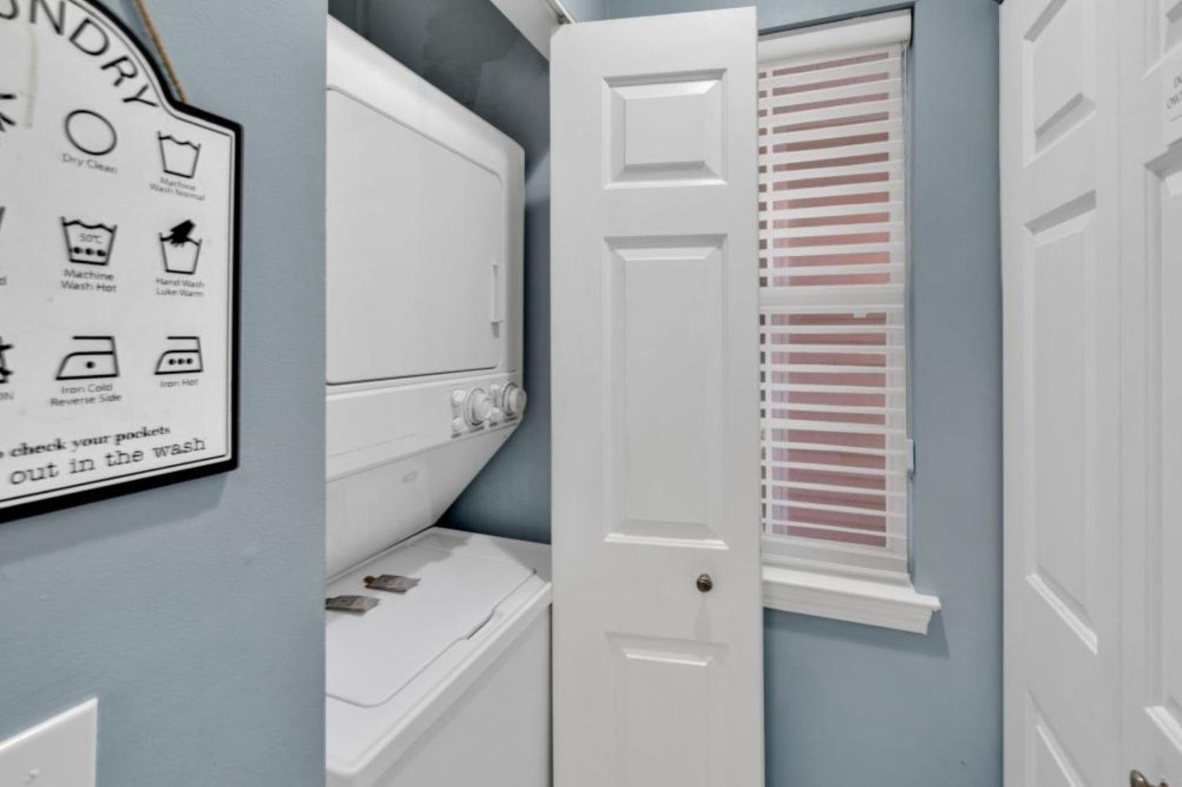 Gorgeous 2 Bedroom Along The Intracoastal Waterway Apartment *