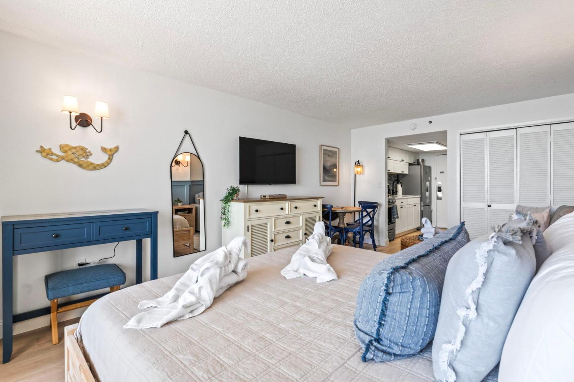Aparthotel Ocean Front King Studio-resort Building-sleeps Up To 3