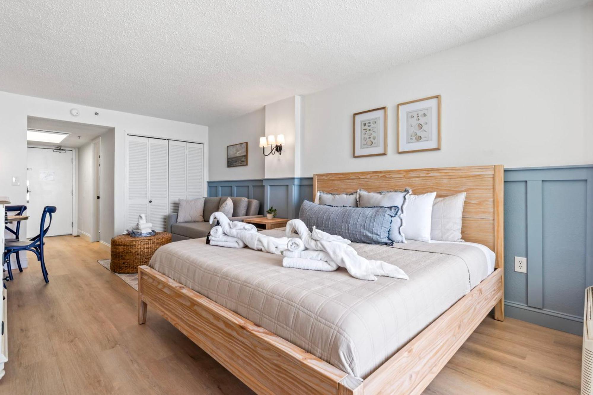 Aparthotel Ocean Front King Studio-resort Building-sleeps Up To 3 Myrtle Beach