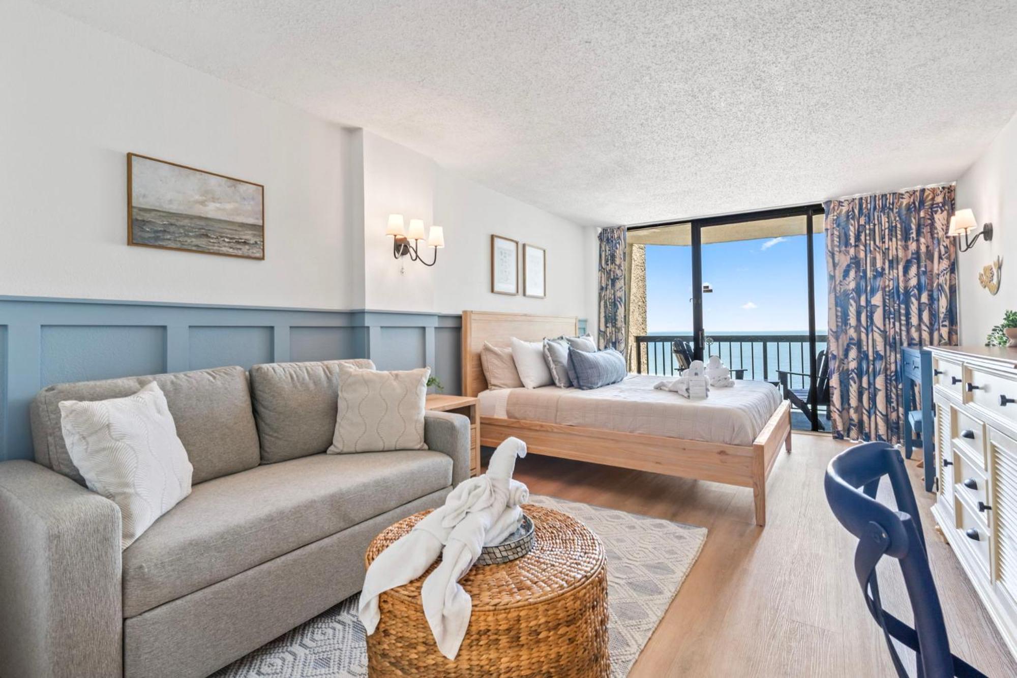 Aparthotel Ocean Front King Studio-resort Building-sleeps Up To 3 Myrtle Beach