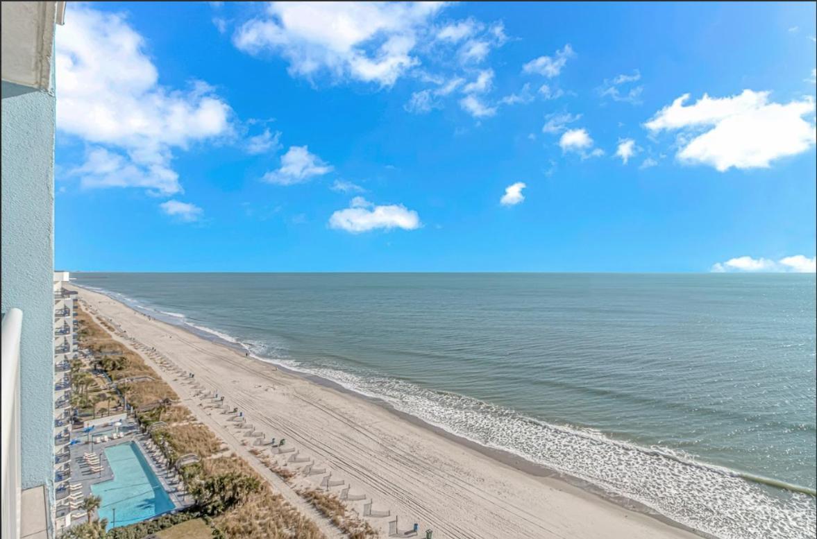 Beautiful Renovated 2 Bedroom With Direct Ocean Views! Paradise 1907 Holiday home