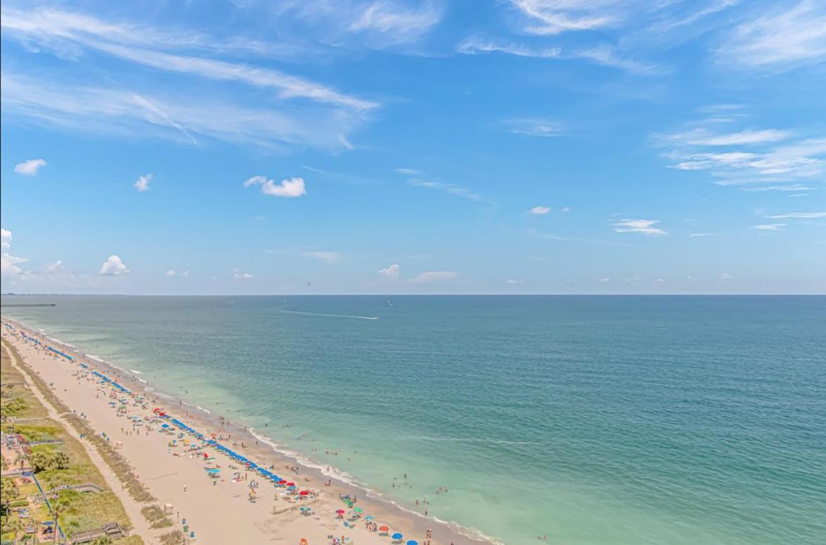 Beautiful Renovated 2 Bedroom With Direct Ocean Views! Paradise 1907