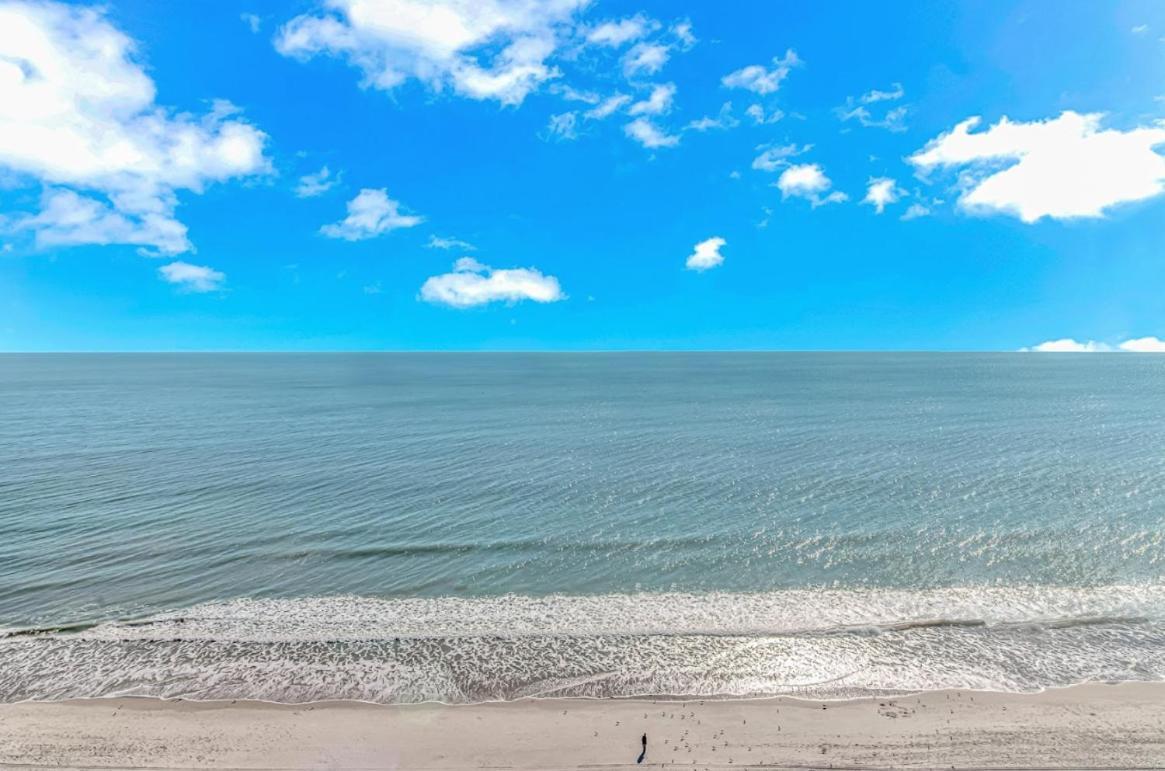 Beautiful Renovated 2 Bedroom With Direct Ocean Views! Paradise 1907 Holiday home