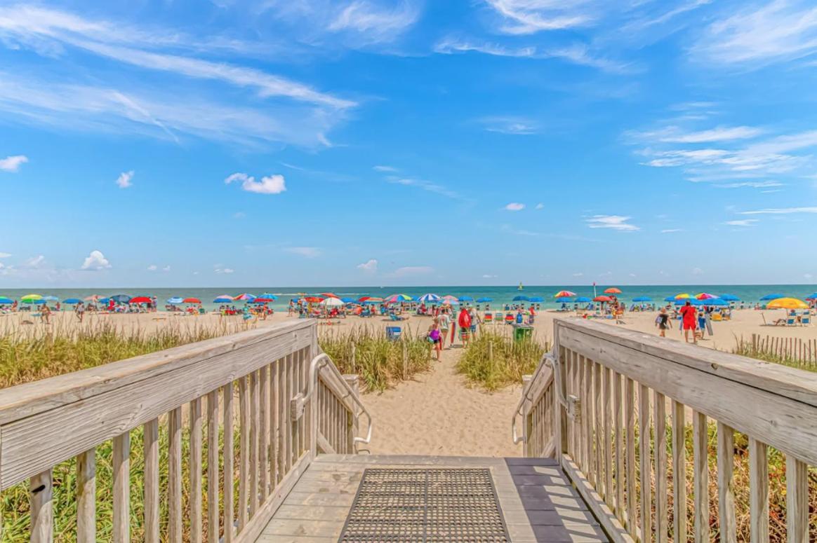 Holiday home Beautiful Renovated 2 Bedroom With Direct Ocean Views! Paradise 1907 Myrtle Beach