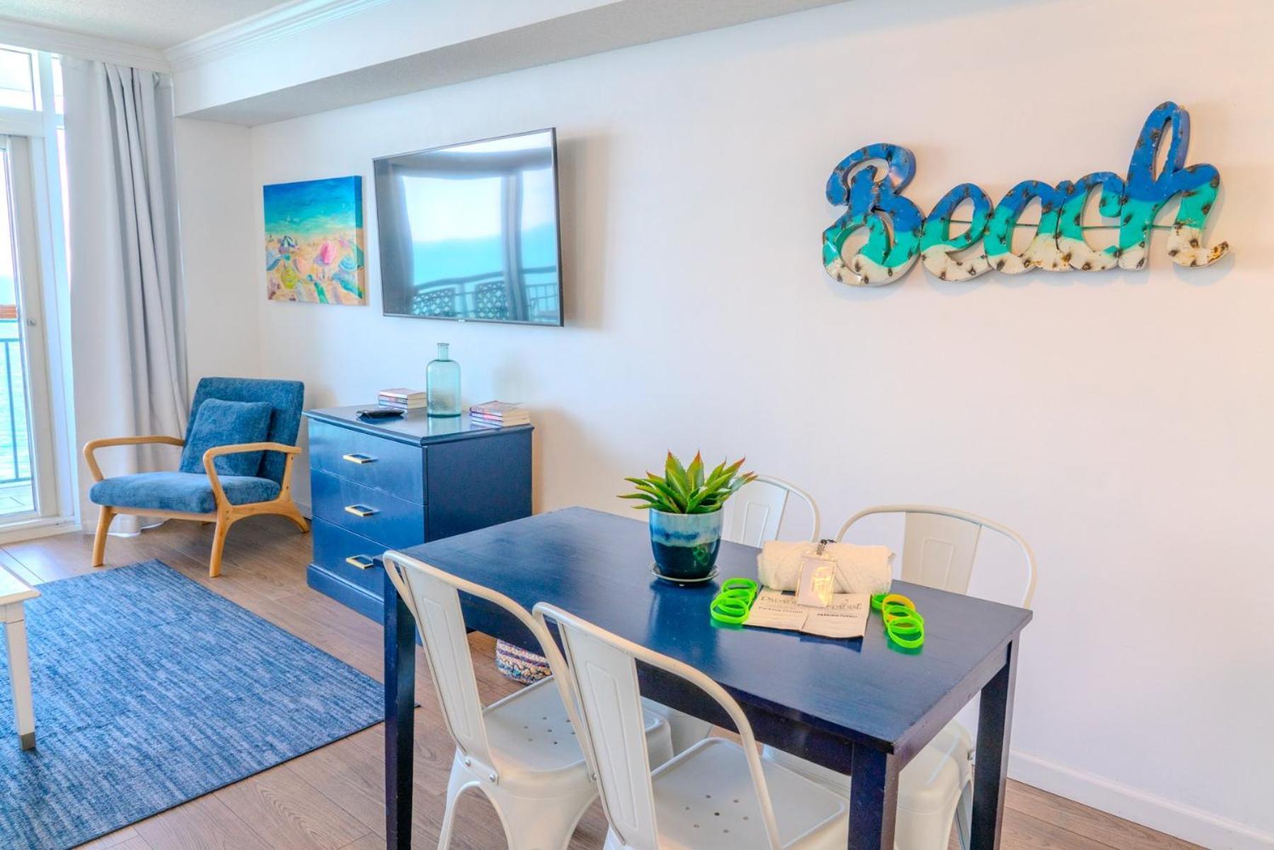 Holiday home Beautiful Renovated 2 Bedroom With Direct Ocean Views! Paradise 1907