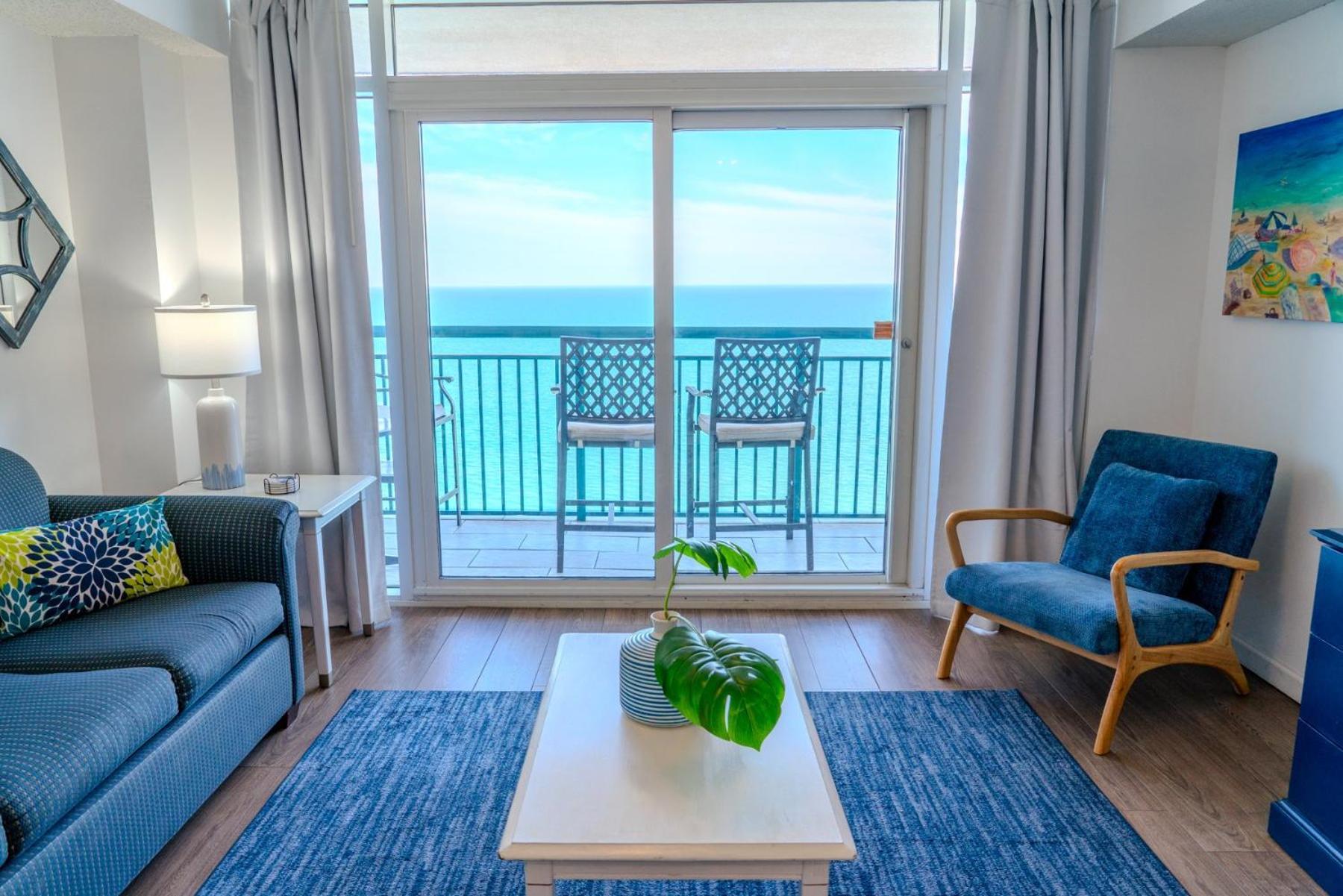 Beautiful Renovated 2 Bedroom With Direct Ocean Views! Paradise 1907 *