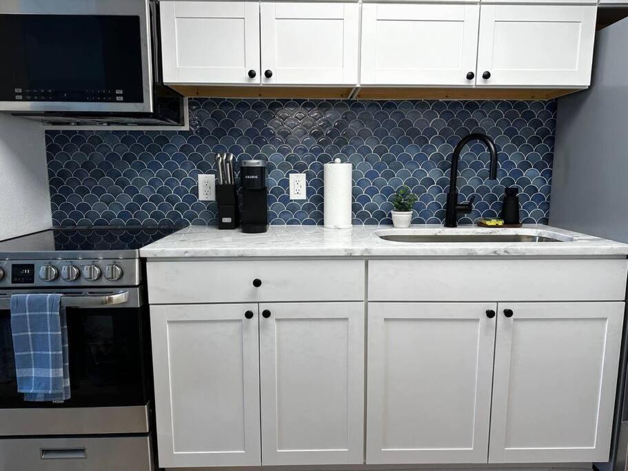 Ocean Front King Studio-resort Building-sleeps Up To 3 Aparthotel Myrtle Beach