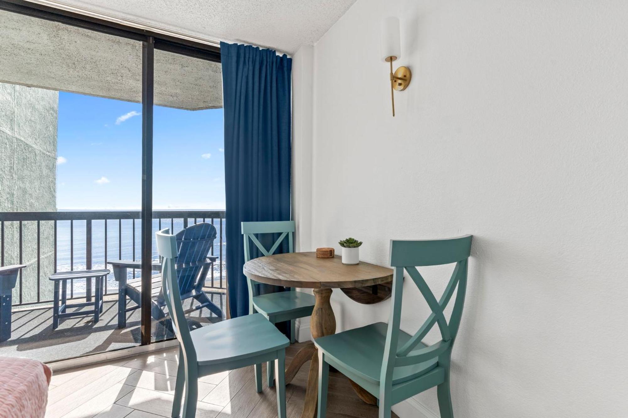 New Oceanfront In W/ Pools & Hot Tubs Aparthotel