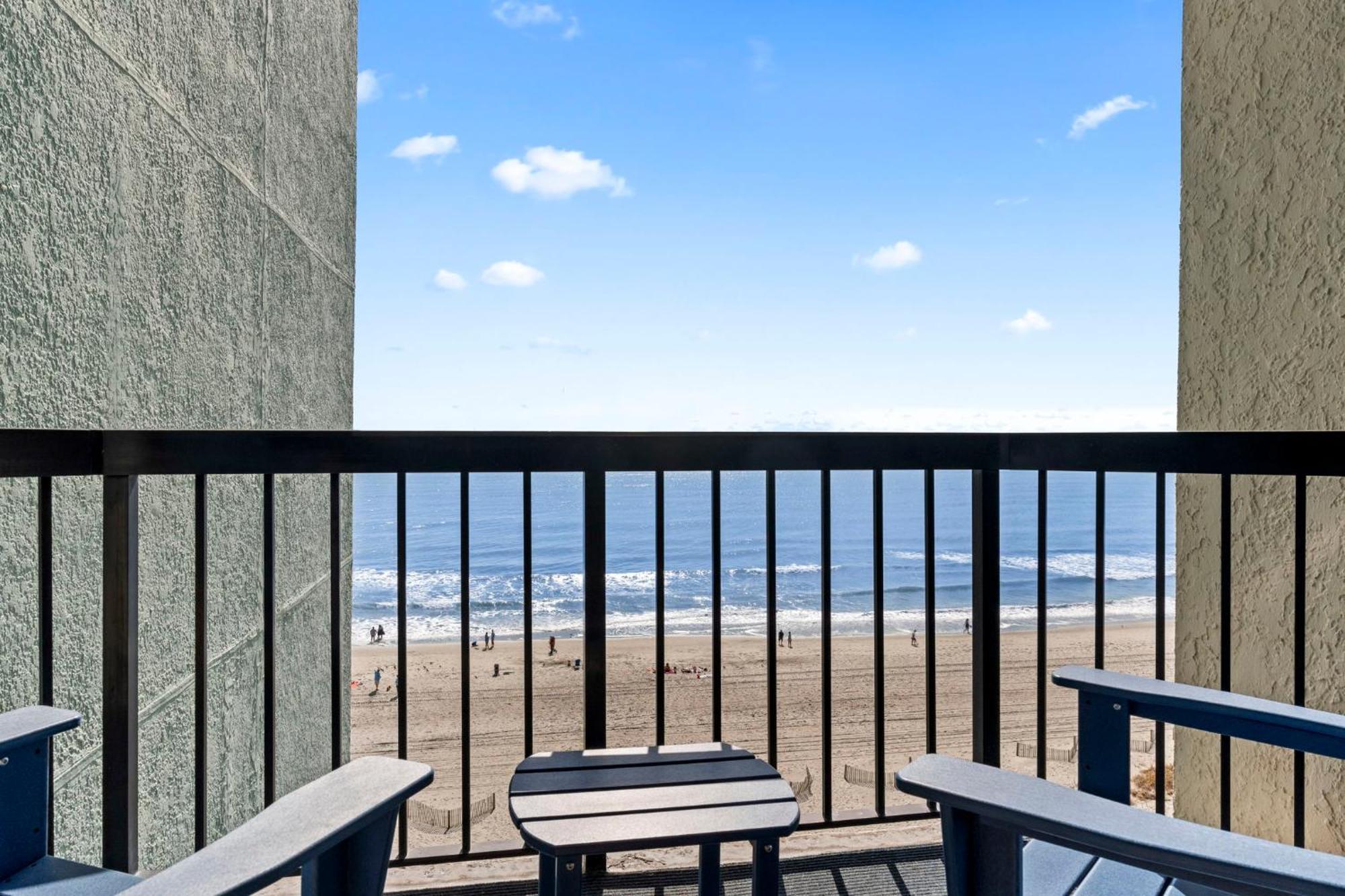 New Oceanfront In W/ Pools & Hot Tubs