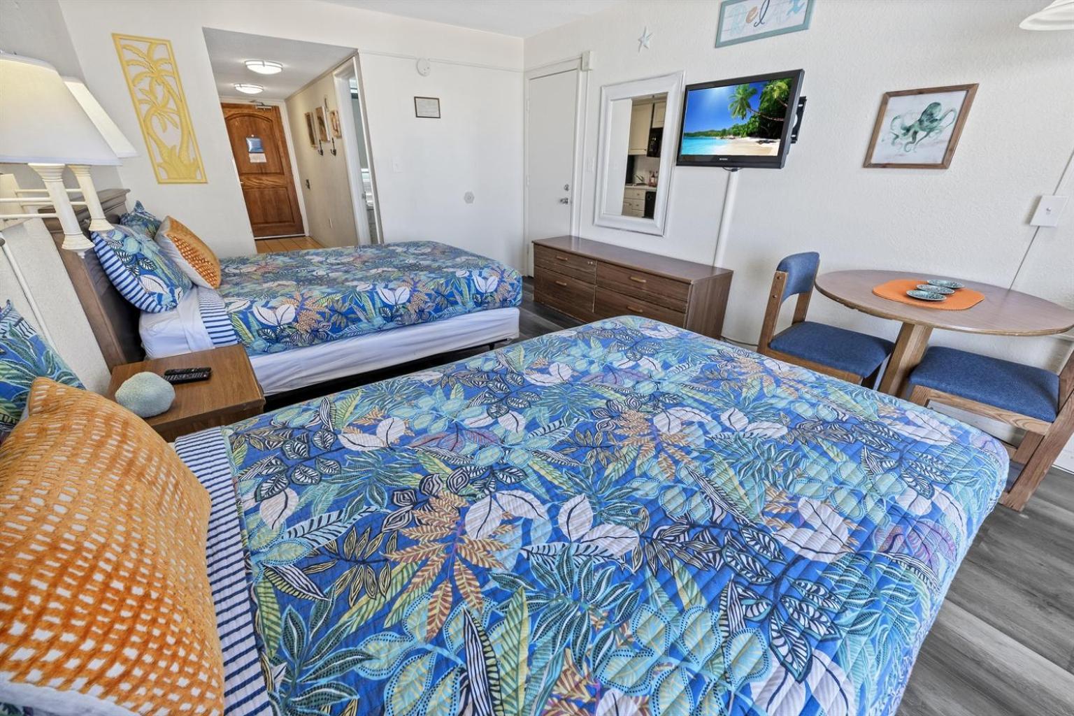Ocean Annie's Oceanview Studio,scenic Views,pools!