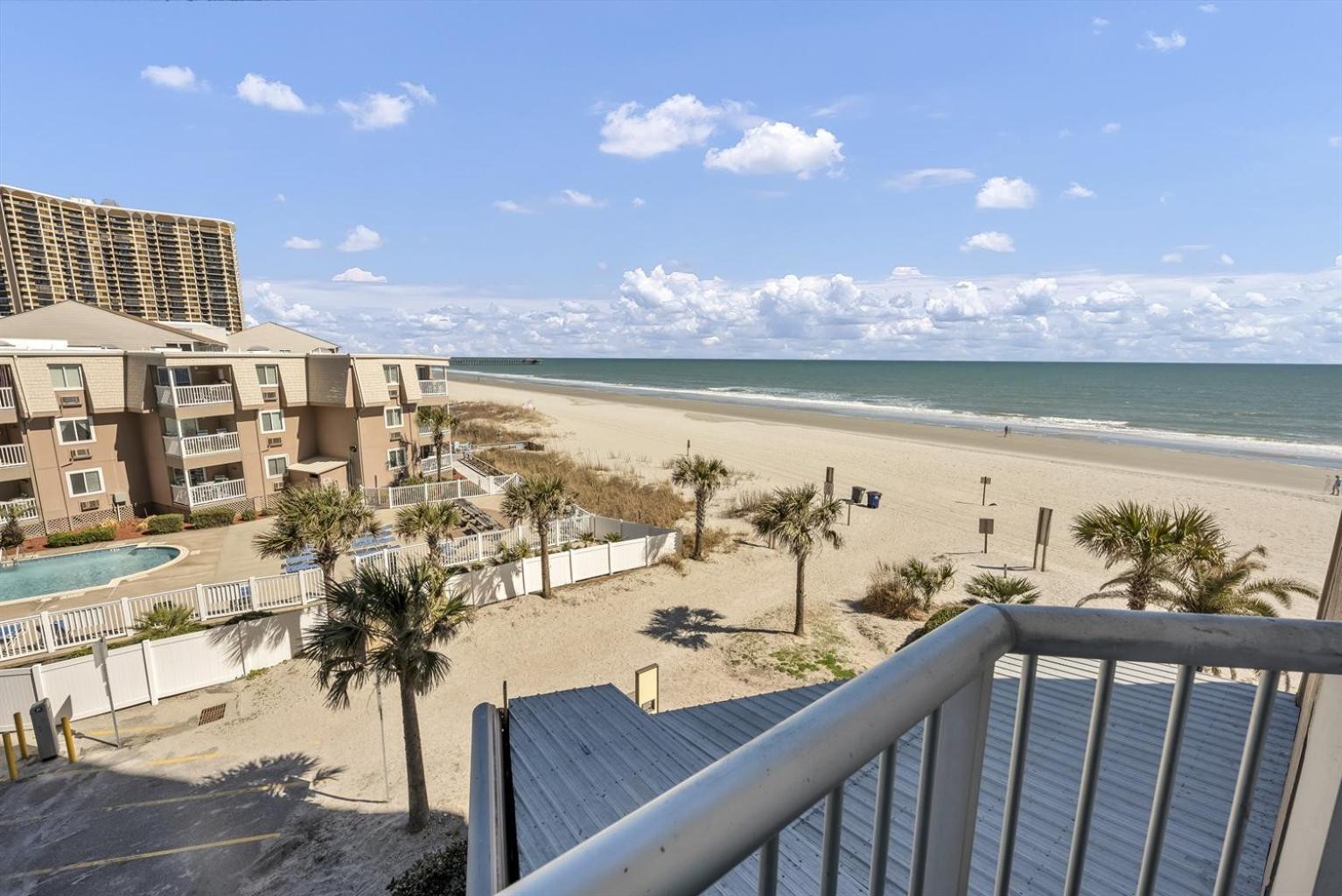 Ocean Annie's Oceanview Studio,scenic Views,pools! Holiday home Myrtle Beach