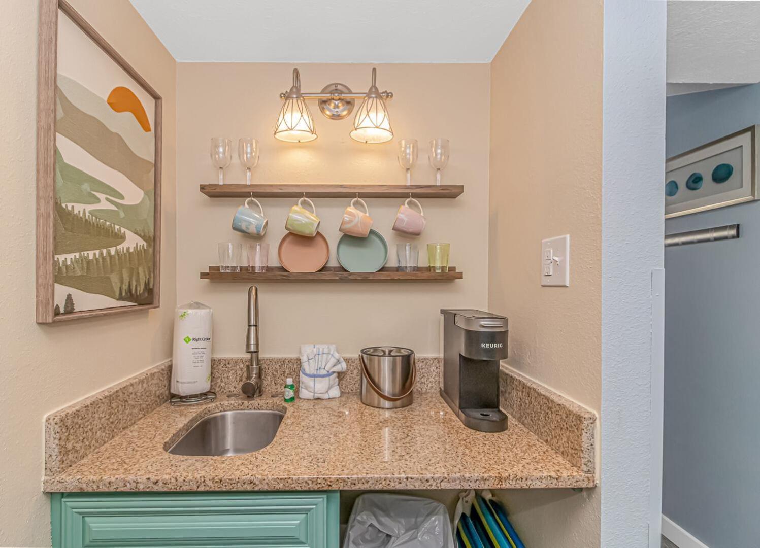 Immaculate Ocean View King Suite!- Grande Cayman Unit 437 - Sleeps 4 Guests! Holiday home Myrtle Beach
