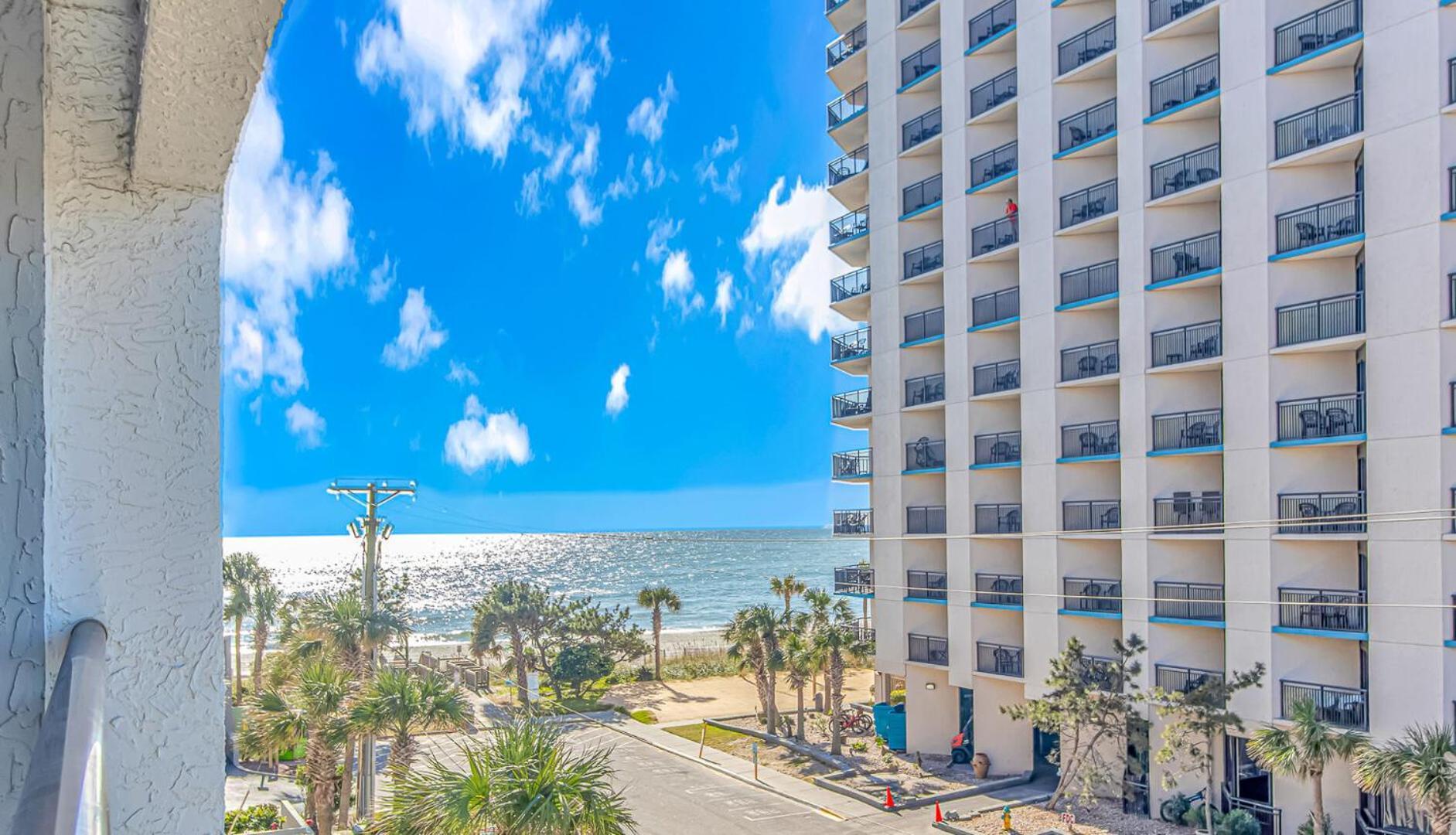 Immaculate Ocean View King Suite!- Grande Cayman Unit 437 - Sleeps 4 Guests! Myrtle Beach